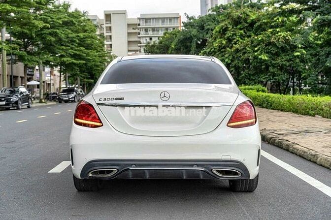 C300 AMG 2021 Trắng đen 1 chủ siêu lướt
