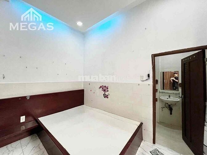 CHO THUÊ PHÒNG GIÁ RẺ FULL NỘI THẤT CÓ CỬA SỔ GẦN TRUNG TÂM QUẬN 1