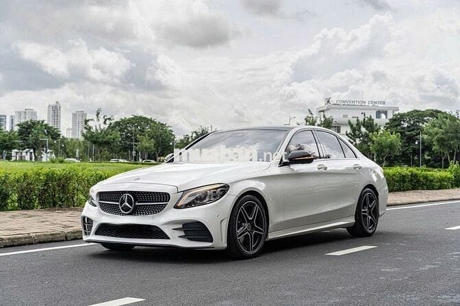 C300 AMG 2021 Trắng đen 1 chủ siêu lướt
