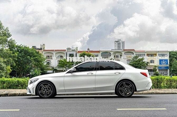 C300 AMG 2021 Trắng đen 1 chủ siêu lướt