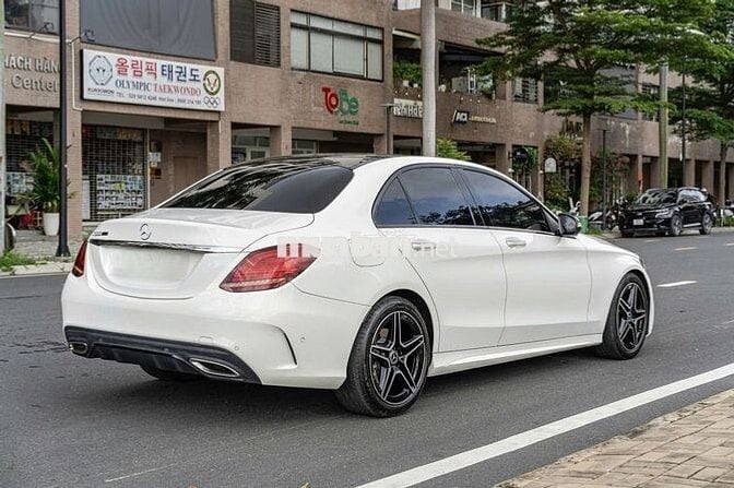 C300 AMG 2021 Trắng đen 1 chủ siêu lướt