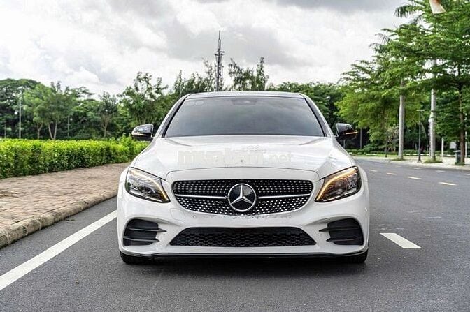 C300 AMG 2021 Trắng đen 1 chủ siêu lướt