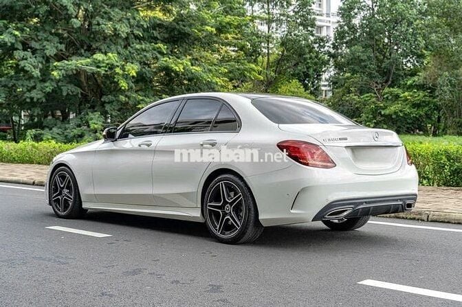 C300 AMG 2021 Trắng đen 1 chủ siêu lướt