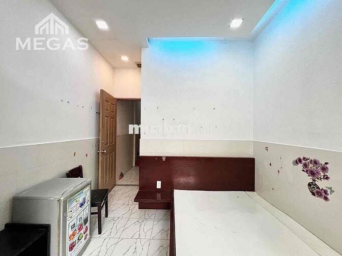 CHO THUÊ PHÒNG GIÁ RẺ FULL NỘI THẤT CÓ CỬA SỔ GẦN TRUNG TÂM QUẬN 1