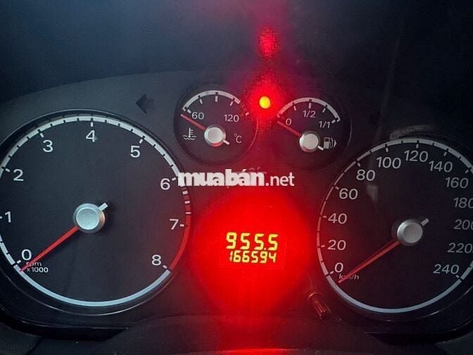 Bán xe Ford Focus 2011, MT 1.8, còn tốt