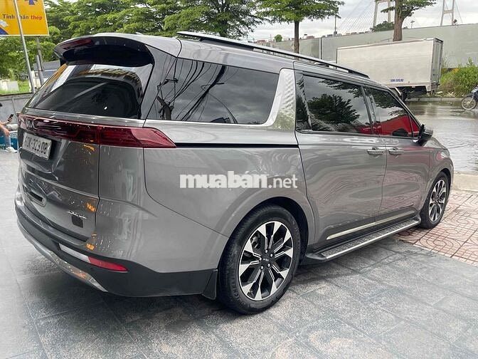 Kia Carnival 2023 Signature 2.2D - 690000 km