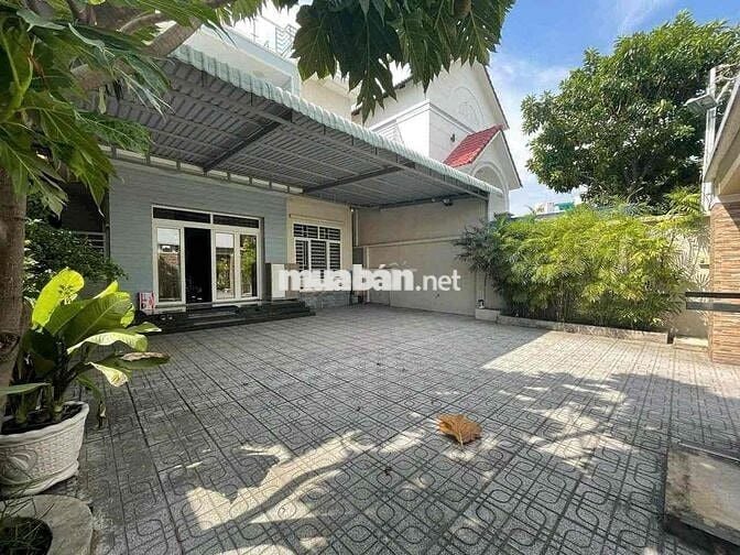 Bán Biệt Thự 1 trệt 1 lầu 1 tum ngay KDC Phúc Hiếu