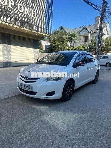 Toyota Vios Trắng 5 chỗ Số sàn