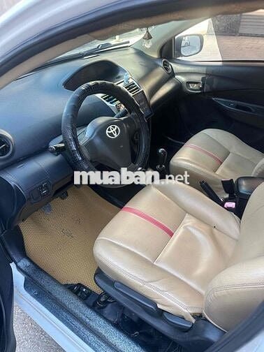 Toyota Vios Trắng 5 chỗ Số sàn