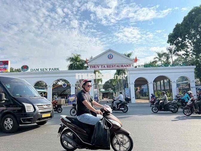 5Lô Đất Vị Trí Siêu Vip Đối Diện Đầm Sen, Quận 11