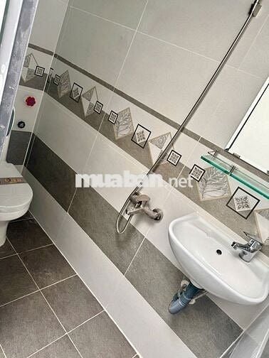 Mặt Tiền Kinh doanh Trịnh đình trọng nhà đẹp ở liền