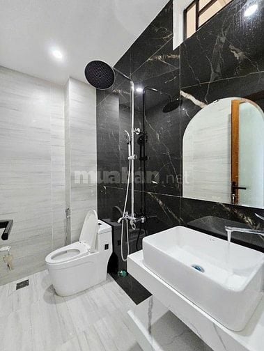 Bán Nhà Phố Hiện Đại 3 Tầng - Trung Tâm Thủ Dầu Một - Giá Cực Tốt