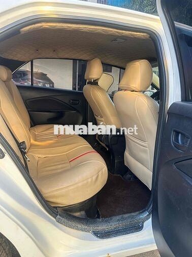 Toyota Vios Trắng 5 chỗ Số sàn