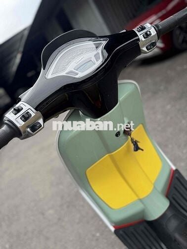 Piaggio Vespa iGet 2018 Vàng BSTP 9 chủ