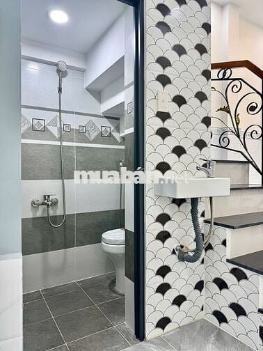 Mặt Tiền Kinh doanh Trịnh đình trọng nhà đẹp ở liền