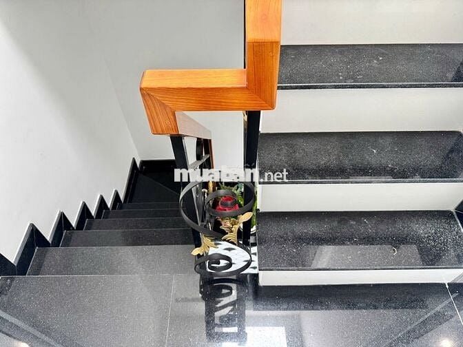 Mặt Tiền Kinh doanh Trịnh đình trọng nhà đẹp ở liền