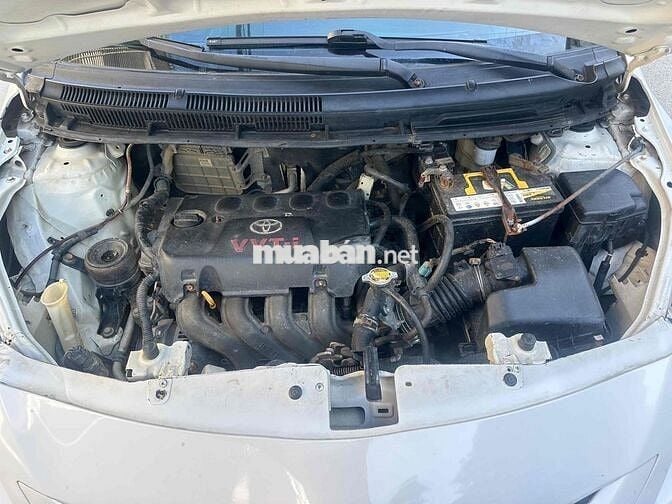 Toyota Vios Trắng 5 chỗ Số sàn