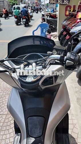 Honda PCX 125 màu Bạc