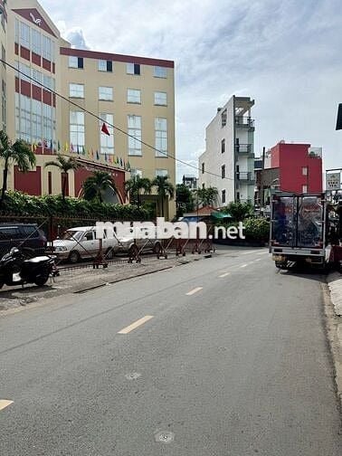 Mặt Tiền Kinh doanh Trịnh đình trọng nhà đẹp ở liền