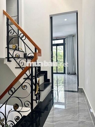 Mặt Tiền Kinh doanh Trịnh đình trọng nhà đẹp ở liền