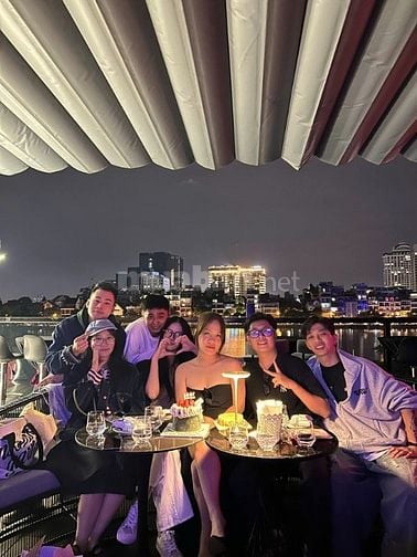 Sang Nhượng Quán Cocktail Rooftop View triệu đô