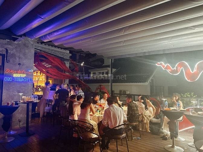 Sang Nhượng Quán Cocktail Rooftop View triệu đô