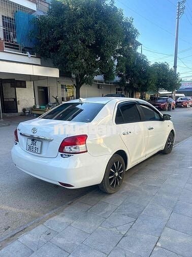 Toyota Vios Trắng 5 chỗ Số sàn