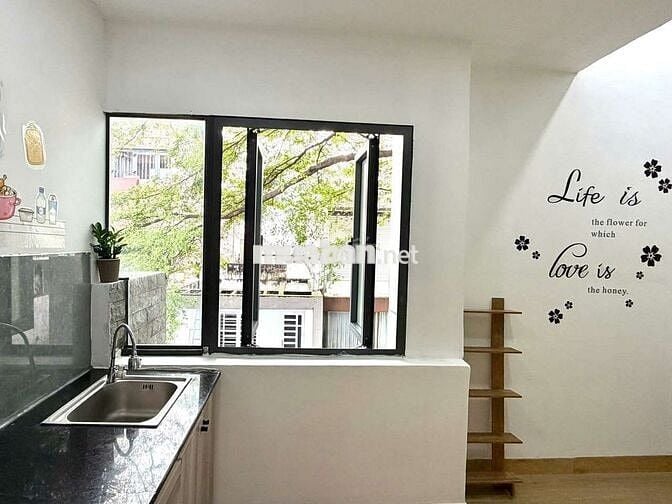 Phòng trọ sinh viên giá rẻ ngay lạc long quân gần ngã tư bảy hiền