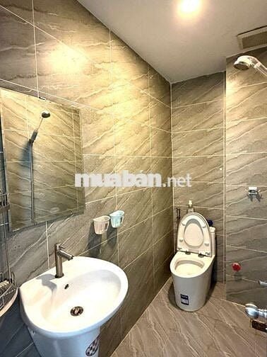 Phòng trọ sinh viên giá rẻ ngay lạc long quân gần ngã tư bảy hiền