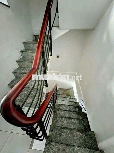 CẦN CHO THUÊ NHÀ MẶT TIỀN HXH VỊ TRÍ ĐẸP KHU VỰC SẦM UẤT Đ.QUANG TRUNG