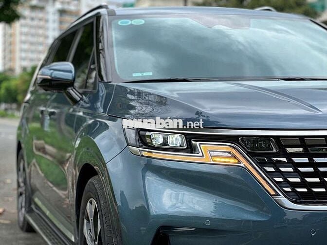 Kia carnival 2.2D signature 7S  - 9000 km