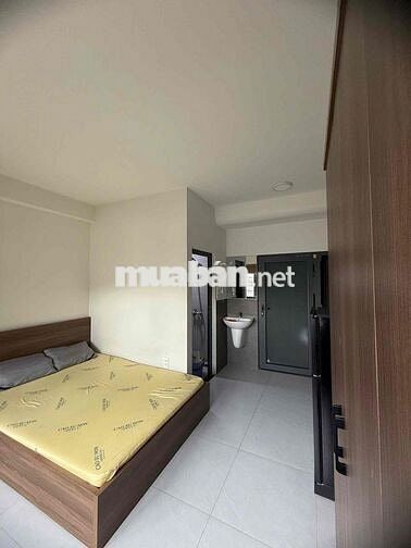 Căn Hộ Dịch Vụ Mới 100% Cửa sổ Lớn full nội thất