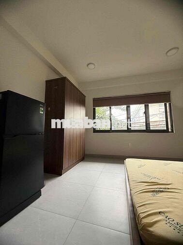 Căn Hộ Dịch Vụ Mới 100% Cửa sổ Lớn full nội thất