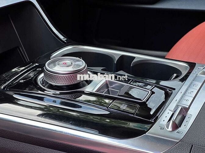 Kia carnival 2.2D signature 7S  - 9000 km