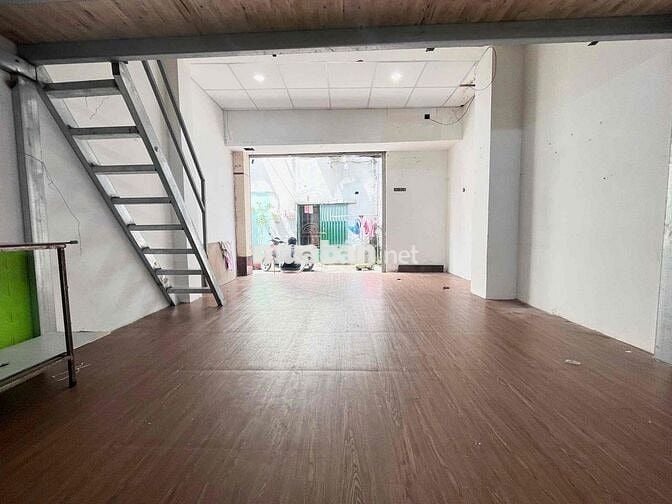 Mặt bằng kinh doanh trong hẻm làng ốc dương bá trạc hẻm đông đúc