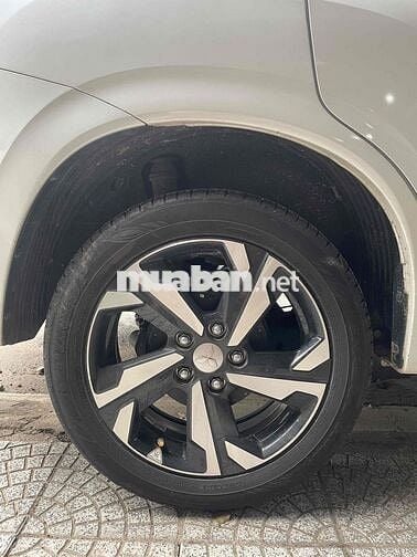 Xe nhà Xpander Premium T11/2024 odo ~19,000