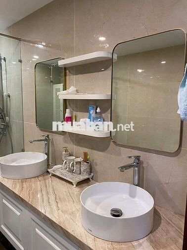 Cho thuê shophouse sát chung cư full đồ ở và kinh doanh tại Oceanpark