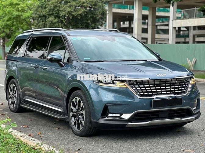 Kia carnival 2.2D signature 7S  - 9000 km