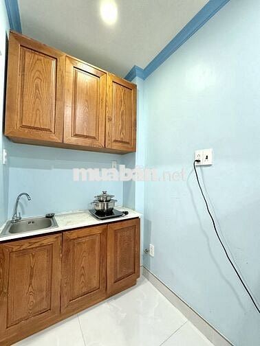 PHÒNG MỚI FULL NỘI THẤT GỖ XỊN NGAY SVĐ PHÚ THỌ SÁT ĐƯỜNG 3/2 ĐÔNG ĐÚC