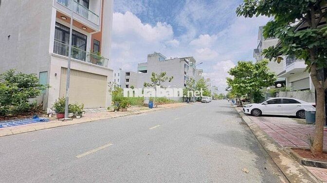 Đất mặt tiền Trục Chính, KDC phú Hồng Thịnh 9, P Bình An, Tp Dĩ An