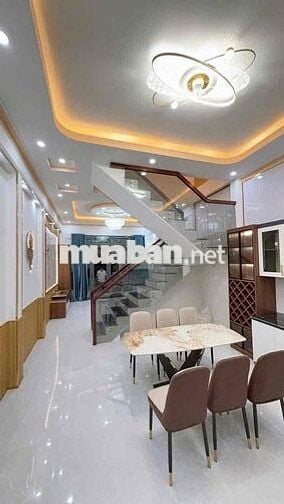 Nhà 1 trệt 1 lầu xây mới tặng nội thất trung tâm thành phố VL