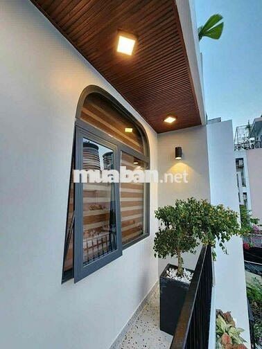 PHÒNG BAN CÔNG RỘNG – FULL NỘI THẤT – GẦN ĐH HUTECH/NGOẠI THƯƠNG