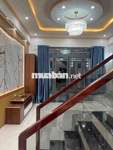 Nhà 1 trệt 1 lầu xây mới tặng nội thất trung tâm thành phố VL