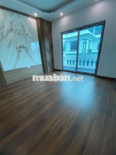 Hiếm! Giá Cực Rẻ Bán Nhà 5T,sổ vuông đẹp,OTO Vào,Về ở ngay,500m ra QL6