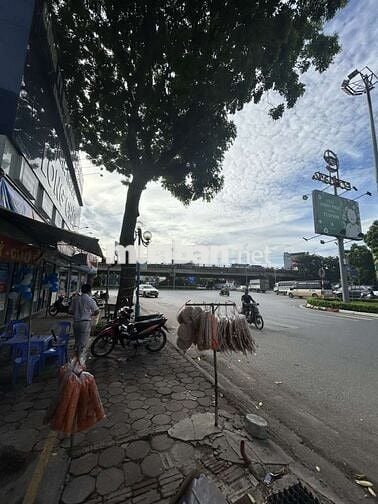 Bán nhà mặt đường giáp hải gia lâm diện tích 50m2, giá 10, 2tỷ