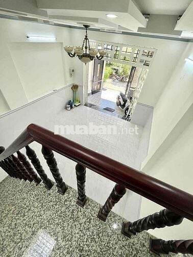 nhà trệt lầu lộ ô tô gần đường Bế Văn Đàn, DT: 4,8m x 18,5m