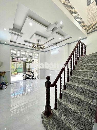 nhà trệt lầu lộ ô tô gần đường Bế Văn Đàn, DT: 4,8m x 18,5m