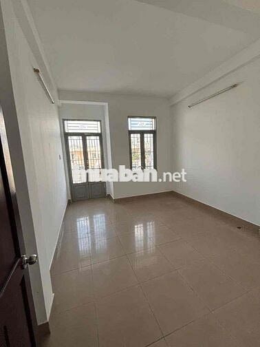 NHÀ MẶT TIỀN PHAN VĂN TRỊ P10 GÒ VẤP NGAY ĐỐI DIỆN CITYLAND CÓ HẦM