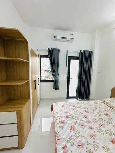 Hẻm oto đổ cửa sạch đẹp, sát mặt tiền, gần chợ Bà Chiểu, Quận 1