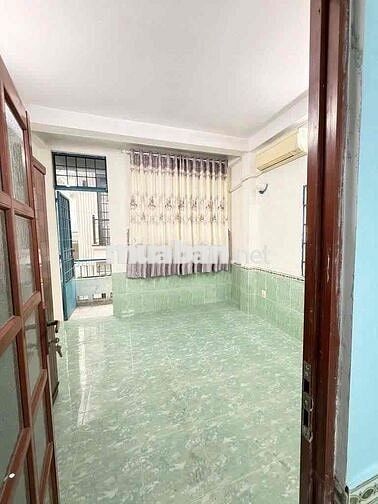 Nhà đường Hoàng Văn Thụ P4 Tân Bình, 4x9m, 4 tầng, 5pn 4wc , 3 máy lạn